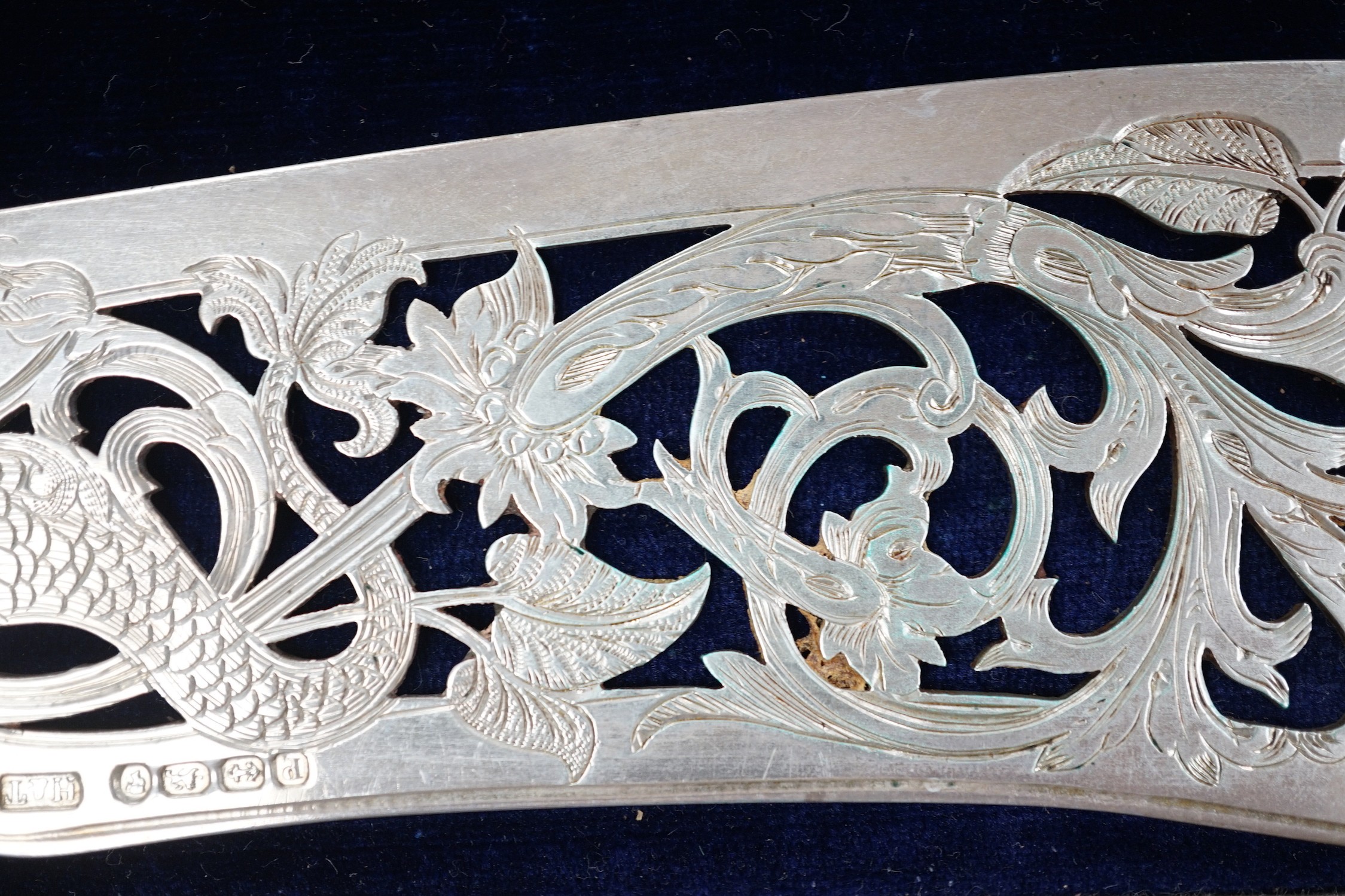 A cased pair of Victorian silver thread pattern fish servers, Hilliard & Thomason, Birmingham, 1864, (the case a.f), knife 32.9cm.